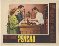 1a0676 PSYCHO LC #4 1960 Alfred Hitchcock, Vera Miles & John Gavin at Bates motel w/Anthony Perkins!