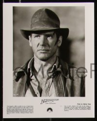 1a0571 INDIANA JONES & THE LAST CRUSADE presskit w/ 18 stills 1989 Harrison Ford, Sean Connery!