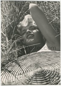 1b0666 JAYNE MANSFIELD deluxe English 8x11.5 still 1950s Monroe-like sun bather by Woodfield!