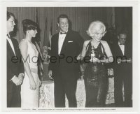 1b2338 MARILYN MONROE/ROCK HUDSON 8.25x10 still 1962 happy together at the Golden Globe Awards!