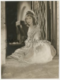 1f2292 ANNIE LAURIE 7x9.5 still 1927 portrait of Lillian Gish sitting in window in cool dress!