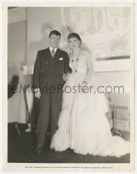 1f2328 GILDED LILY candid 8x10.25 still 1935 Claudette Colbert & Paramount fashion expert Banton!