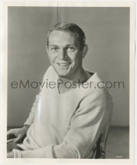 1f2339 HONEYMOON MACHINE candid 8.25x10 still 1961 smiling portrait of Steve McQueen between scenes!