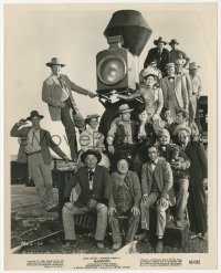 1f2364 McLINTOCK candid 8x10 still 1963 John Wayne, Maureen O'Hara, and cast sitting on train!