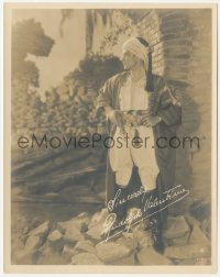 1f0431 RUDOLPH VALENTINO deluxe 8x10 fan photo 1920s full-length in costume with fascimile signature!