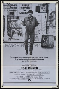 1f1199 TAXI DRIVER int'l 1sh 1976 image of Robert De Niro walking in New York City, Martin Scorsese!