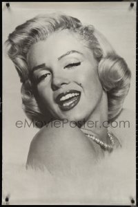 1g0281 MARILYN MONROE 25x37 Scottish commercial poster 1977 close-up wearing fur and pearls!