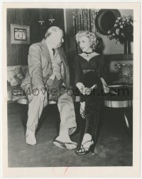 1j0168 GENTLEMEN PREFER BLONDES 8x10 English still 1953 Marilyn Monroe & Charles Coburn chatting!