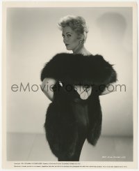 1j1490 KIM NOVAK 8.25x10 still 1956 Columbia studio portrait of the sexy star in fur from behind!