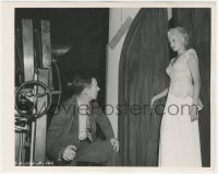 1j1491 LADY FROM SHANGHAI candid 8x10 key book still 1949 Hayworth & photographer Coburn by Scott!