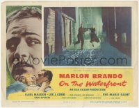 1j1117 ON THE WATERFRONT LC 1954 Elia Kazan, Marlon Brando & Eva Marie Saint running in alley!