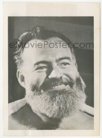 1t2193 ERNEST HEMINGWAY 5.25x7 news photo 1944 smiling portrait, he was injured in a car accident!