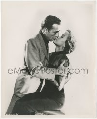 1t2249 IN A LONELY PLACE 8x10 still 1950 best romantic portrait of Humphrey Bogart & Gloria Grahame!