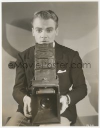 1t2309 PICTURE SNATCHER 7.5x9.5 still 1933 great portrait of James Cagney using old fashioned camera!