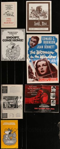 1x0534 LOT OF 7 CUT AND UNCUT PRESSBOOKS & HERALDS 1950s-1970s advertising for a variety of different movies!