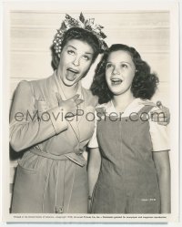 1y1927 GLORIA JEAN/MARTHA RAYE 8x10 still 1940 singing on the set of The Boys From Syracuse!