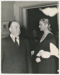 1y2028 NOTORIOUS candid 7.5x9.25 still 1946 Alfred Hitchcock glaring at Ingrid Bergman on the set!