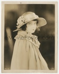 2b1811 LILLIAN GISH 8x10.25 still 1923 great portrait when she made The White Sister by Abbe!