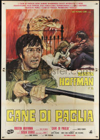 2b0455 STRAW DOGS Italian 2p 1972 Peckinpah, completely different art of Dustin Hoffman by Ciriello!