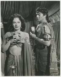 2f2012 SAMSON & DELILAH 7.5x9.25 still 1949 Hedy Lamarr gives sleeping potion to Victor Mature!