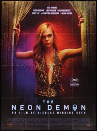 2f0160 NEON DEMON French 1p 2016 close up of sexy Elle Fanning, Nicolas Winding Refn!