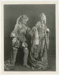 2j1780 IT'S A GREAT LIFE 8x10.25 still 1929 portrait of the Duncan sisters in period costumes!