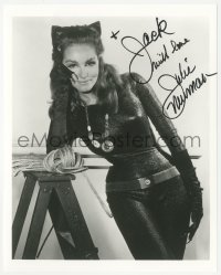 2j0293 JULIE NEWMAR signed 8x10 REPRO photo 2002 as sexy Catwoman from Batman leaning on ladder!