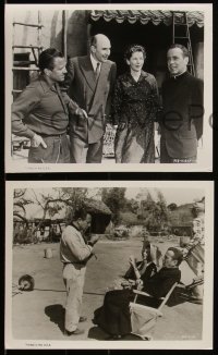 2j1890 LEFT HAND OF GOD 3 8x10 stills 1955 great candid images all with priest Humphrey Bogart!