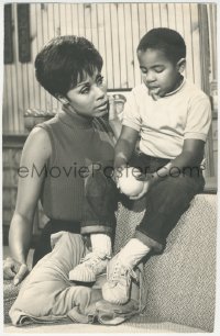 2p1668 JULIA TV deluxe 9x14 still 1969 Diahann Carroll as widow with six year old son Corey Baker!