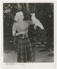 2p1893 JAYNE MANSFIELD 8.25x10 still 1956 candid with cockatoo on set of The Girl Can't Help It!