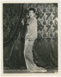 2p1905 KAY FRANCIS 8x10 news photo 1929 modeling luxurious negligee of sable & chiffon velvet!