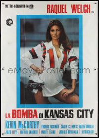 2p0354 KANSAS CITY BOMBER Italian 2p 1973 different image of sexy roller derby girl Raquel Welch!