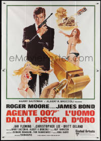 2p0359 MAN WITH THE GOLDEN GUN Italian 2p R1970s Sciotti art of Moore as Bond & sexy girls!