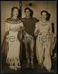 2p1592 JULIUS CAESAR 2 deluxe 10x13 stills 1953 Marlon Brando, Esther Williams candid, Garson, Kerr!