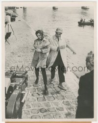 2p1866 FUNNY FACE candid 7x9 news photo 1957 Stanley Donen goes over a scene with Audrey Hepburn!