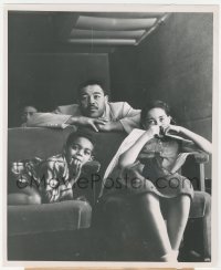 2t1892 JOE LOUIS 8.25x10 news photo 1953 heavyweight boxing champ with his young son & daughter!