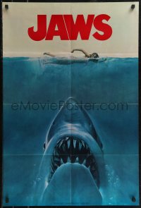 2t0900 JAWS magazine 1975 folds out into a monster 23x34 color poster with great movie images!