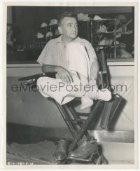 2y1819 GILDA candid 8x10 still 1946 director Charles Vidor on set with his shoes off by Cronenweth!