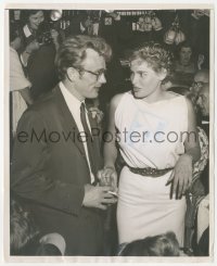 2y1844 JAMES DEAN/URSULA ANDRESS 8x10 news photo 1955 he took the newcomer as his date to a party!