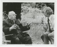 3b0895 FAMILY PLOT candid 8x10 still 1976 Alfred Hitchcock & Bruce Dern chatting between scenes!