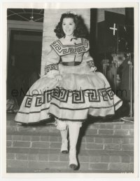 3b0919 GONE WITH THE WIND candid 6.75x8.5 news photo 1939 vivacious Ann Rutherford between scenes!