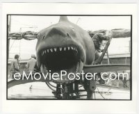 3d1173 JAWS deluxe 8x10 file photo 1975 crew member working with Bruce the shark by Goldman!