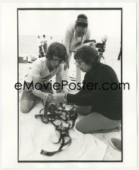 3d1175 JAWS deluxe 8x10 file photo 1975 Spielberg & editor Verna Fields w/ film strips by Goldman!