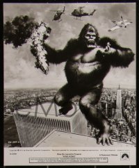 3d0453 KING KONG presskit w/ 23 stills 1976 includes set of 8 color 8x10 lobby cards!