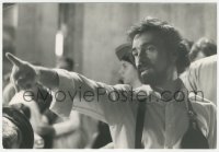 3f1635 NEW YORK NEW YORK candid deluxe 7.25x10 still 1977 close up of Martin Scorsese directing!