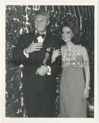 3f1656 STEVE MCQUEEN/NATALIE WOOD 8x10 still 1967 at Golden Globes by Robert Harland Perkins!