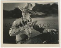 3f1664 THREE TEXAS STEERS 8x10.25 still 1939 c/u of young John Wayne with gun, Three Mesquiteers!