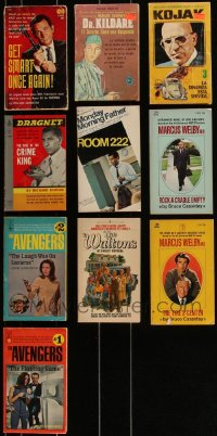 3h0338 LOT OF 10 PAPERBACK BOOKS BASED ON TV SHOWS 1960s-1970s Get Smart, Dr. Kildare & more!