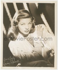 3j0361 LAUREN BACALL 8.25x10 still 1940s sexy portrait of the leading lady with facsimile signature!