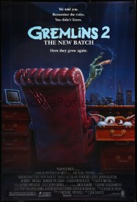 3m0843 GREMLINS 2 DS 1sh 1990 great Winters artwork of Gremlin in executive chair!